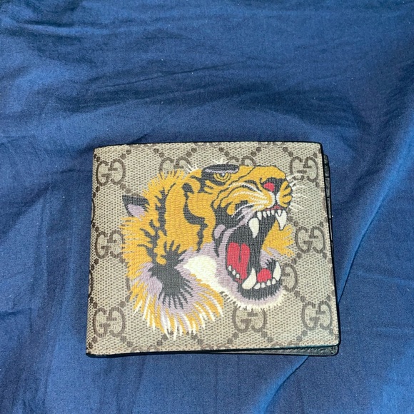 gucci bifold wallet
